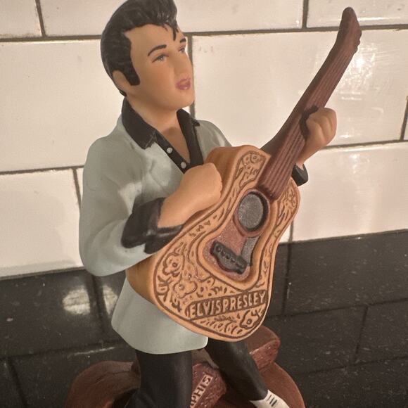 Elvis Presley Avon Porcelain Figurine 7" Tall Guitar Memphis 1987 With Box - Picture 10 of 13